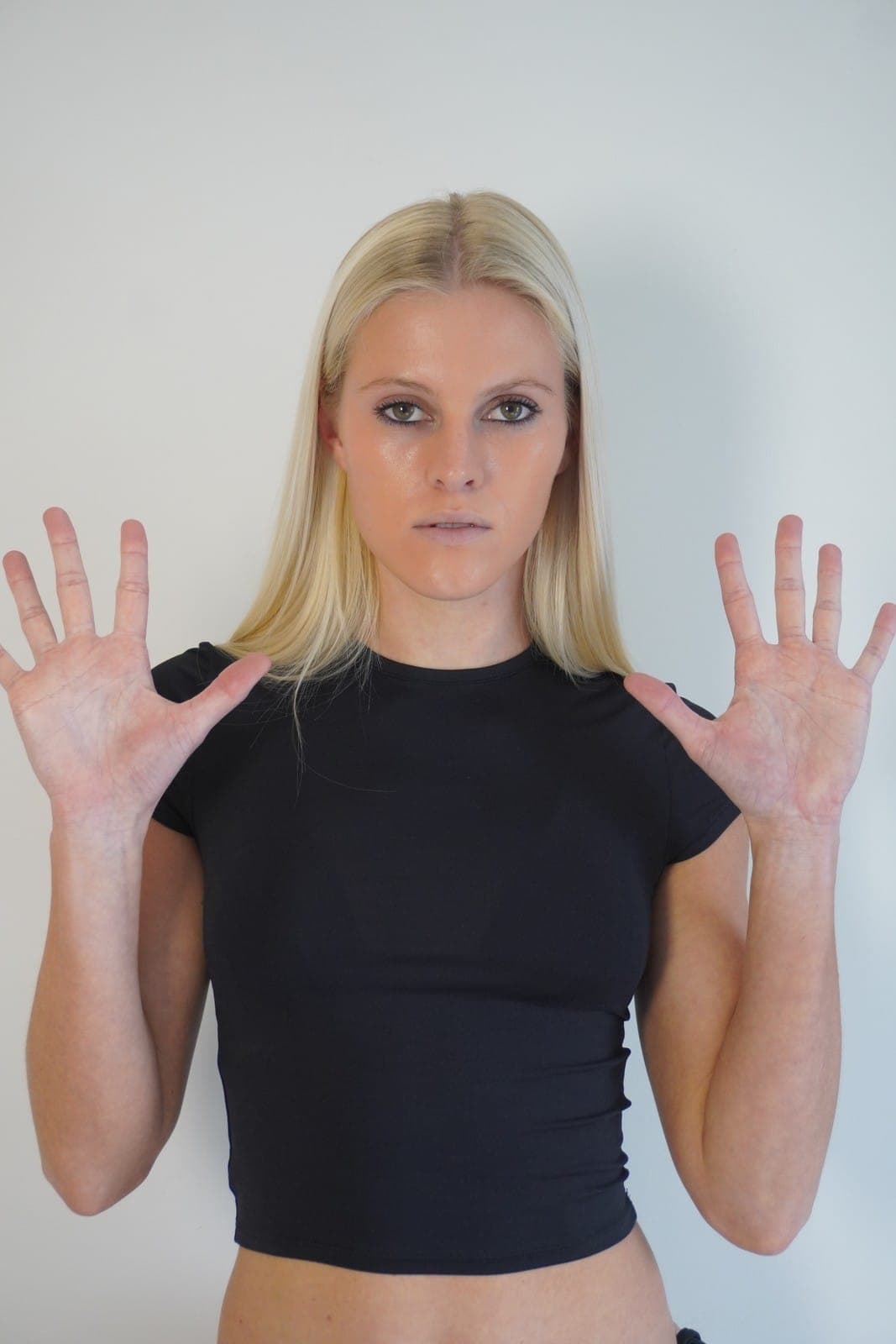 Hands, palms — Kylin Mouton, digitals